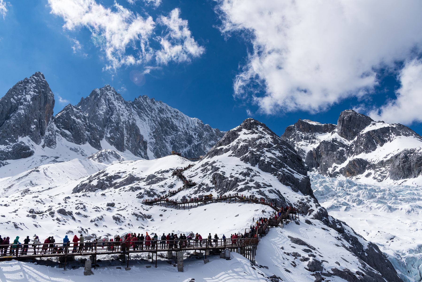 玉龙雪山.jpg