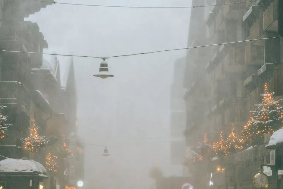 望着窗外的烟雨，心中涌起一股莫名的情愫.jpg